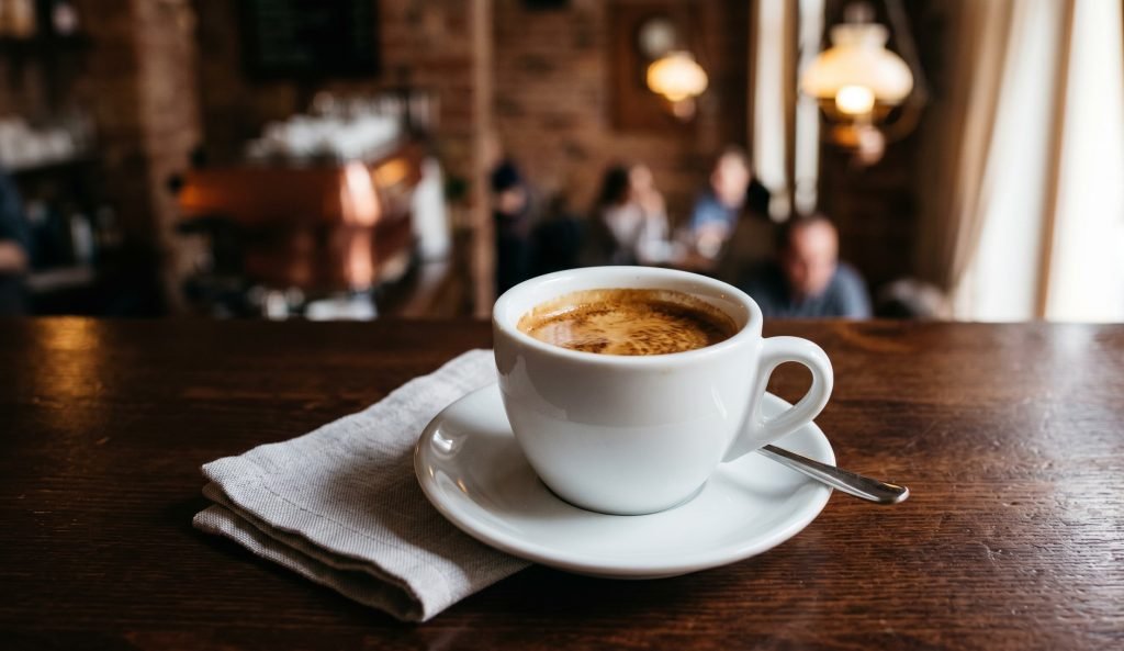 Espresso lungo vs americano pagrindiniai skirtumai